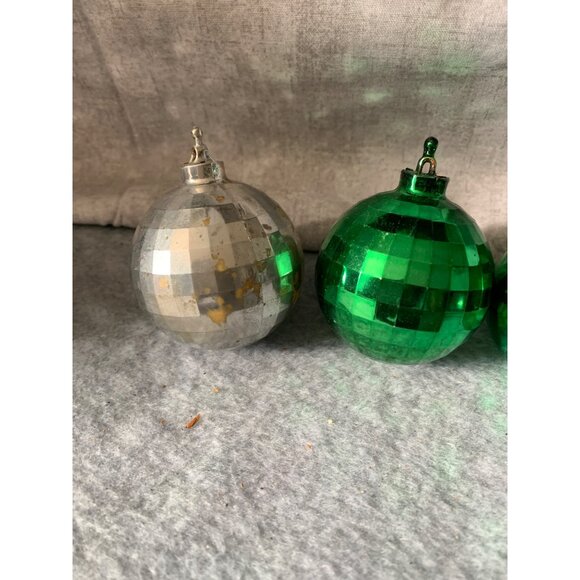 Vintage Bradford Unbreakable Christmas Mirror Ball Ornaments Set Green & Silver - Picture 4 of 5